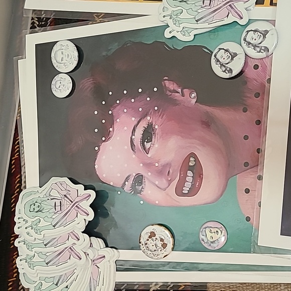 Lots of copy of Vanessa from Mars pics and some pins 📌 - Picture 5 of 9